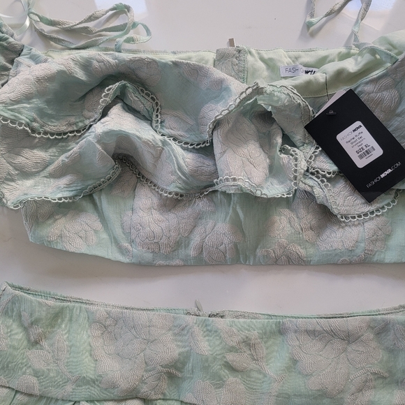 FASHION NOVA Shorts + Top set - Picture 5 of 5